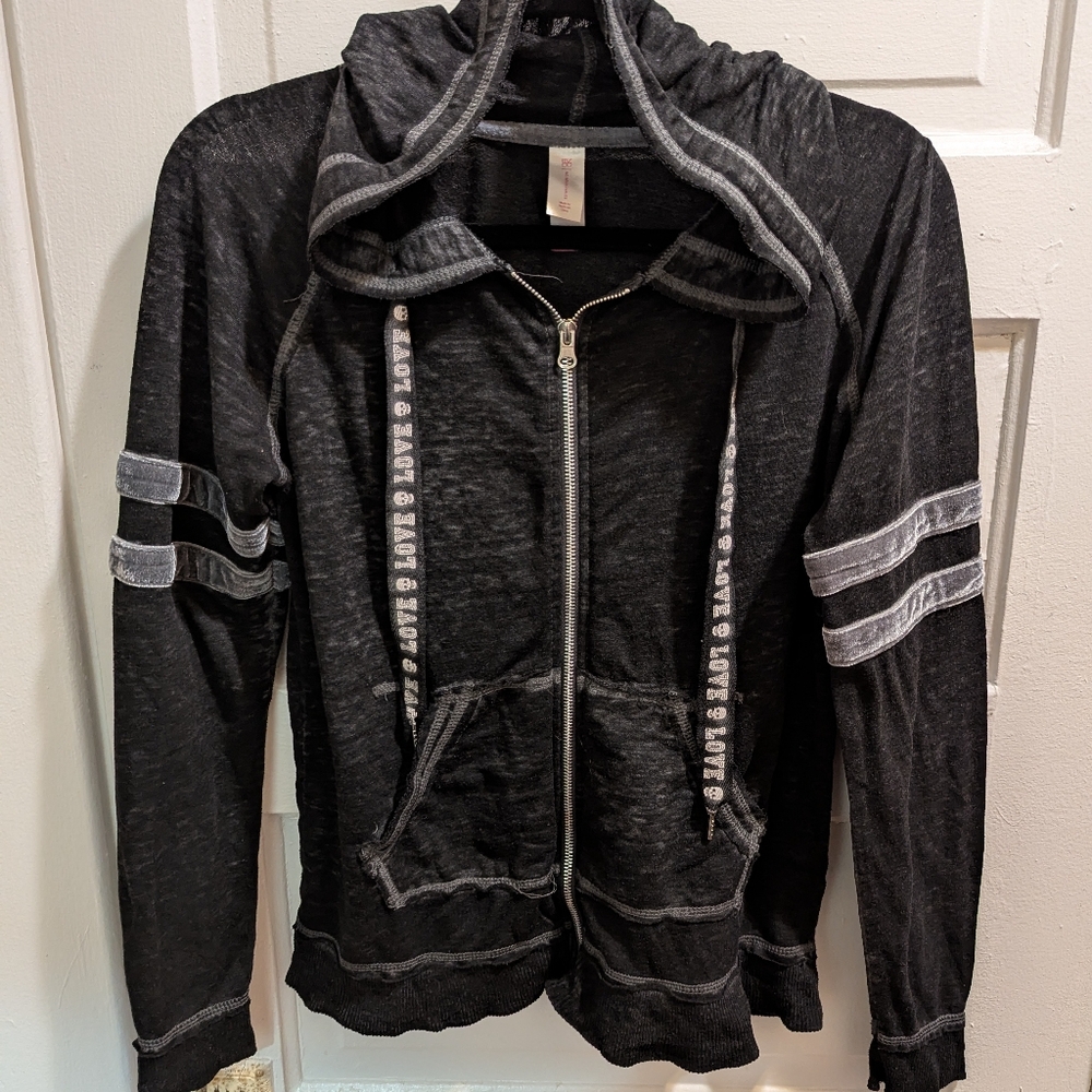 No Boundaries Black And Gray Hoodie With Skulls